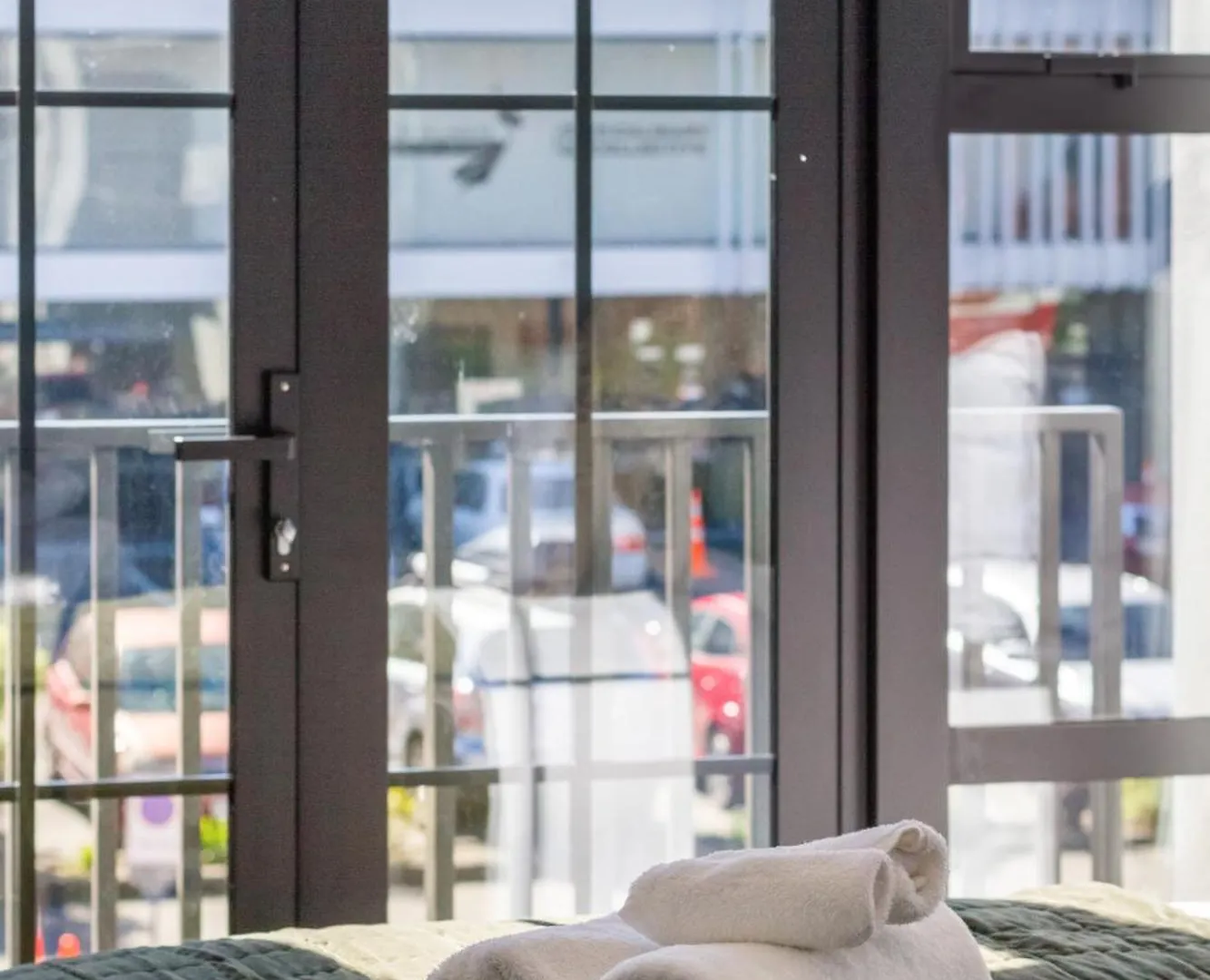 Character Meets Comfort, 2-Bedroom City Townhouse Christchurch 0*,