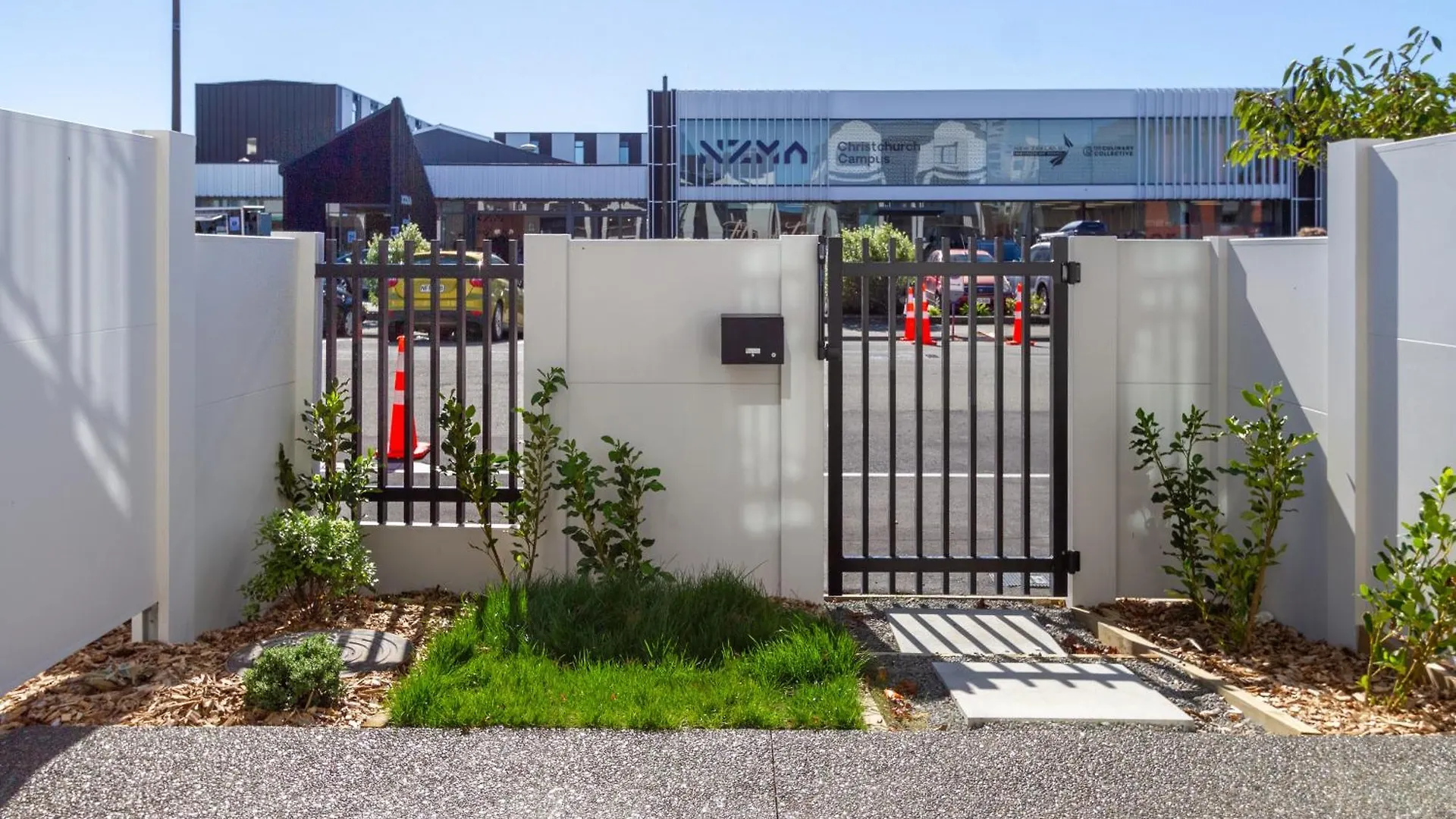 Character Meets Comfort, 2-Bedroom City Townhouse Christchurch New Zealand